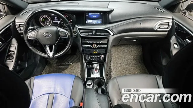 Infiniti Q30 2019 thumb 6