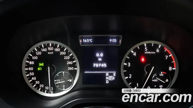 Infiniti Q30 2019 thumb 2