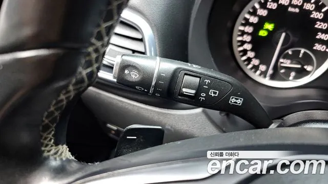 Infiniti Q30 2019 thumb 12
