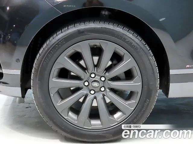 Land Rover Range Rover Velar 2019 thumb 10