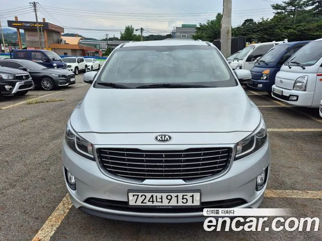 Kia Carnival 2017 thumb 2