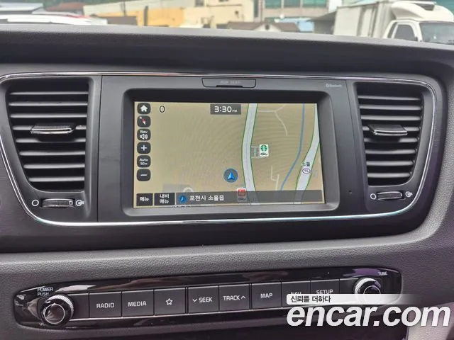 Kia Carnival 2017 thumb 9