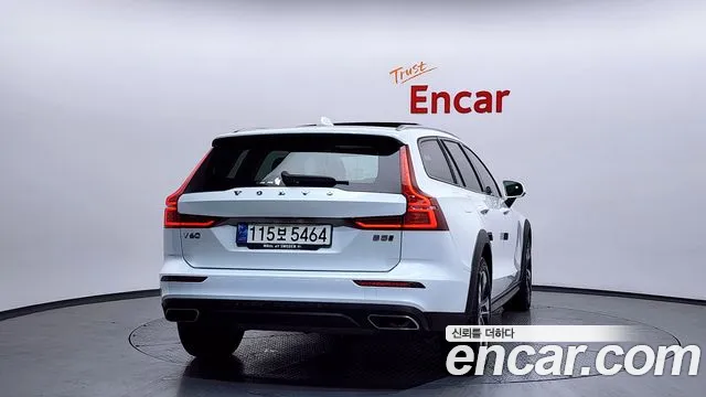 Volvo V60 Cross Country 2021 thumb 3