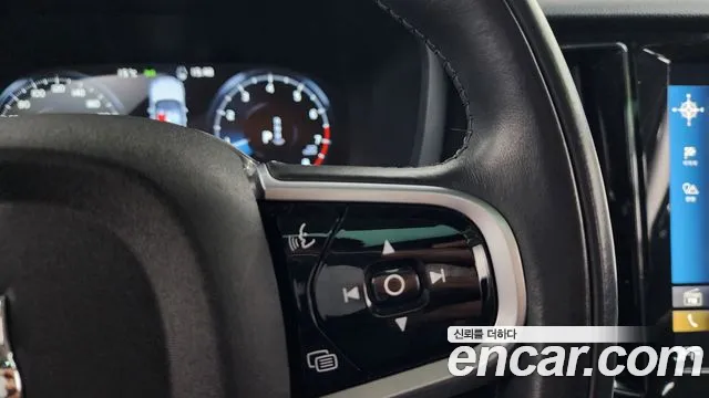 Volvo V60 Cross Country 2021 thumb 8