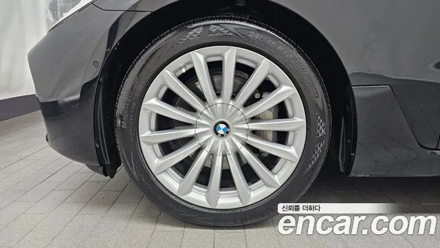BMW 6 серии Gran Turismo 2019 thumb 10