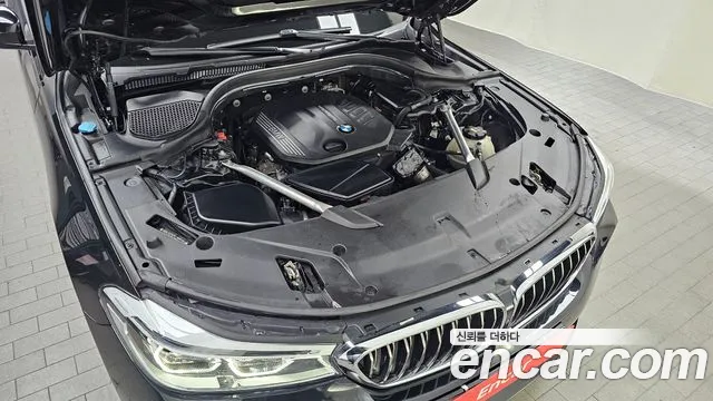 BMW 6 серии Gran Turismo 2019 thumb 12