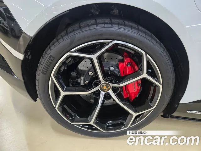 Lamborghini Huracan 2022 thumb 8
