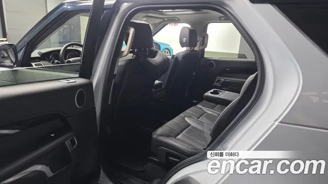 Land Rover Discovery 2019 thumb 3