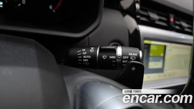 Land Rover Discovery 2019 thumb 10
