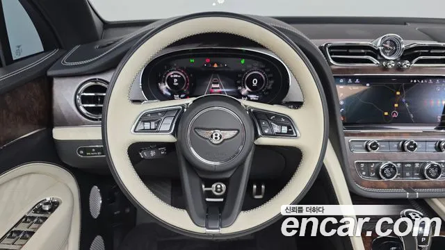 Bentley Bentayga 2025 thumb 11