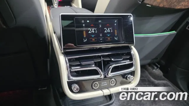 Bentley Bentayga 2025 thumb 3