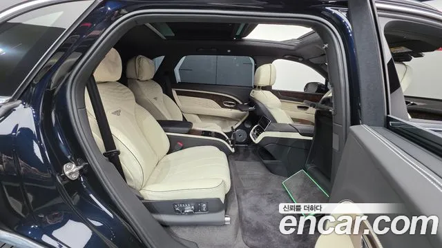 Bentley Bentayga 2025 thumb 9
