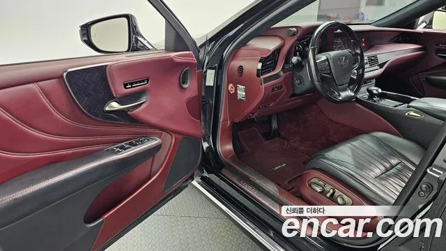 Lexus LS 500h 2019 thumb 8