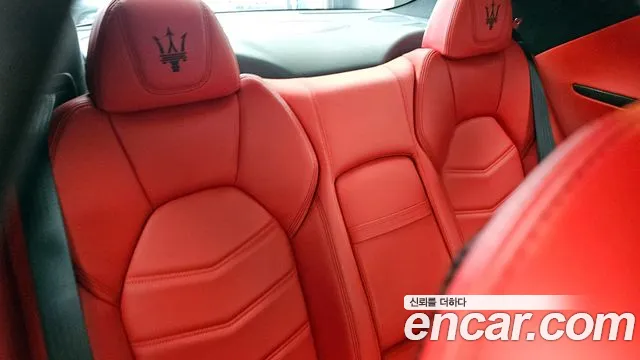 Maserati GranTurismo 2019 thumb 11