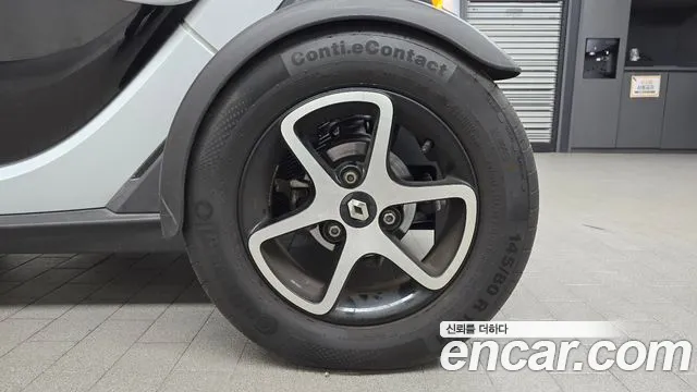 Renault Twizy 2020 thumb 10