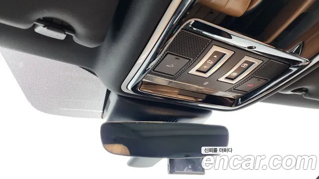 Land Rover Range Rover Velar 2019 thumb 12