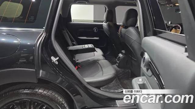Mini Cooper Clubman 2024 thumb 8