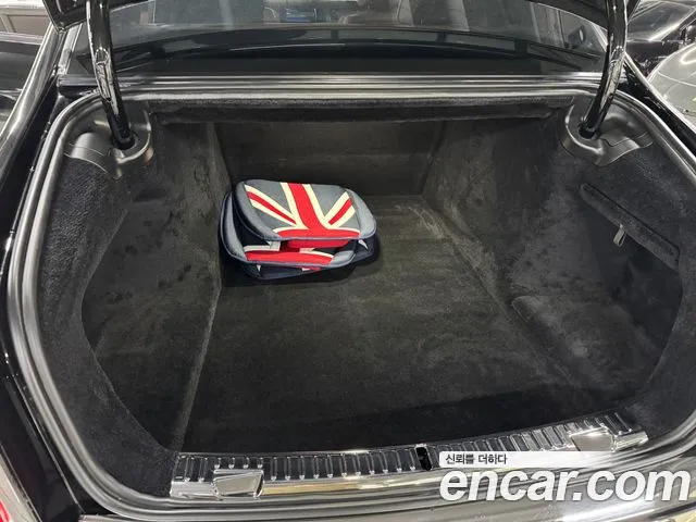 Rolls-Royce Phantom 2021 thumb 10