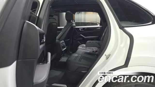 Porsche Cayenne 2019 thumb 11