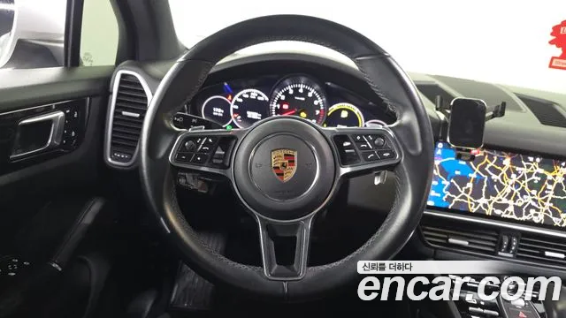 Porsche Cayenne 2019 thumb 2