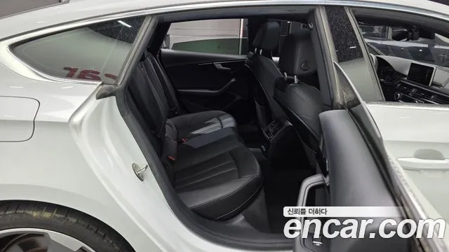 Audi A5 2019 thumb 4