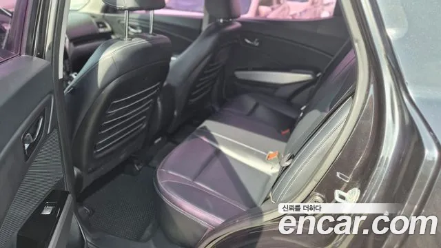 KGM Tivoli 2015 thumb 8