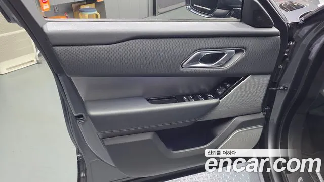 Land Rover Range Rover Velar 2019 thumb 7