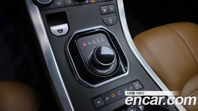 Land Rover Range Rover Evoque 2019 thumb 3
