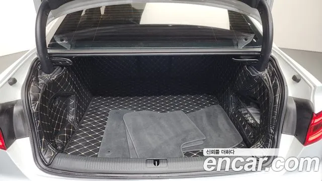 Audi A4 2019 thumb 8