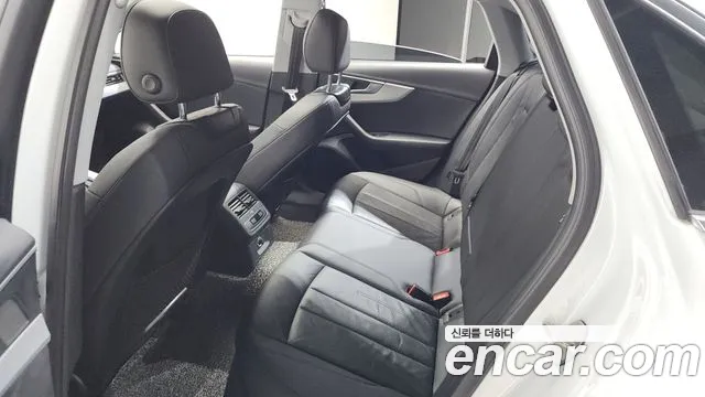 Audi A4 2019 thumb 9