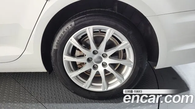 Audi A4 2019 thumb 10