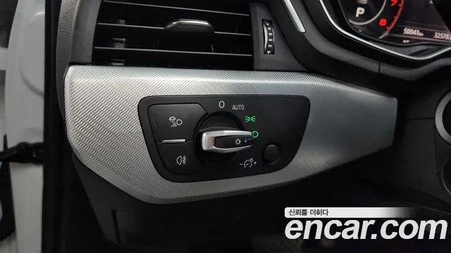 Audi A4 2019 thumb 6