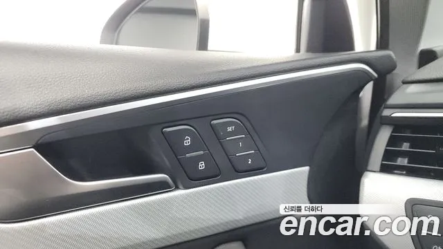Audi A4 2019 thumb 3