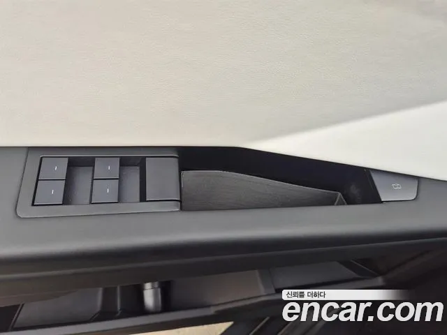 Tesla Cybertruck 2024 thumb 11