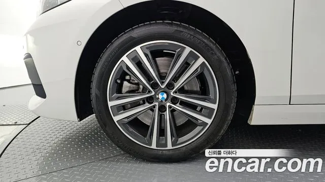 BMW 2 серии Gran Coupe 2024 thumb 2