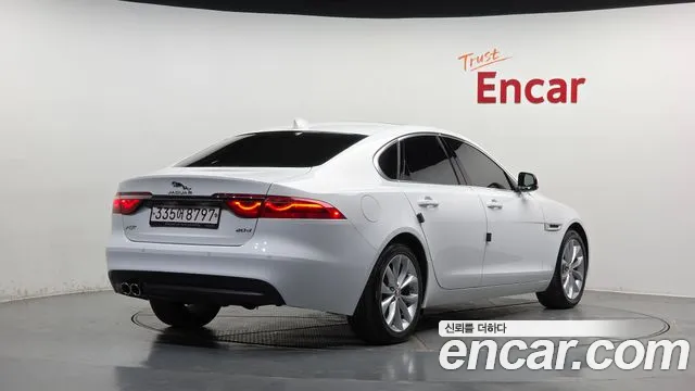 Jaguar XF 2019 thumb 11
