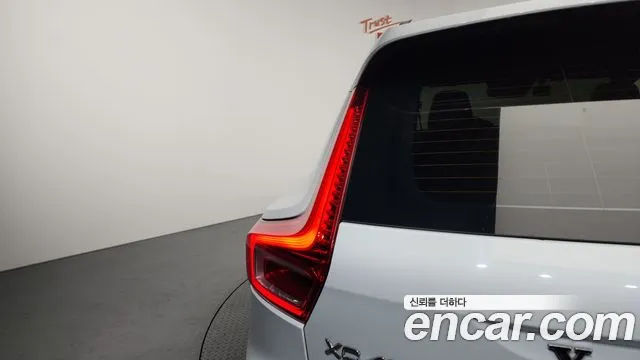 Volvo XC40 2021 thumb 5
