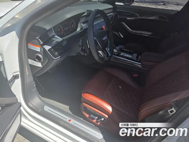 Audi S8 2023 thumb 3