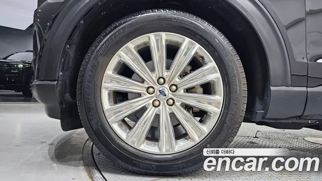 Ford Explorer 2023 thumb 12