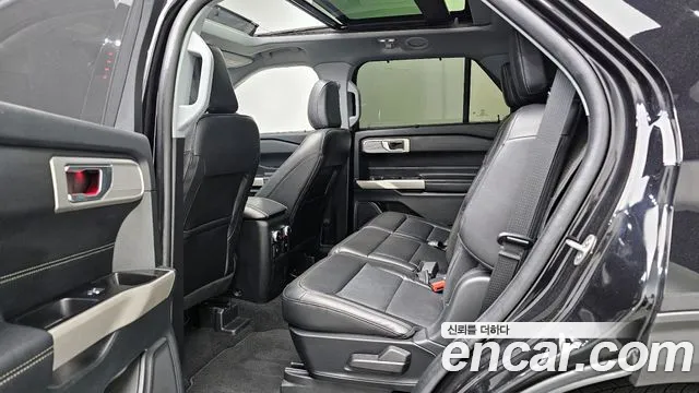 Ford Explorer 2023 thumb 4