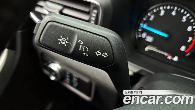 Ford Explorer 2023 thumb 3