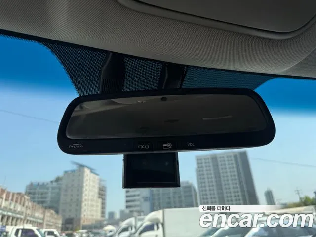 Kia Carnival 2016 thumb 8