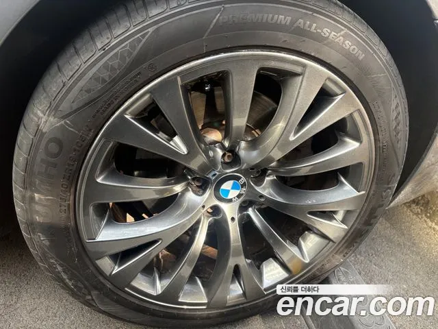BMW 5 серии Gran Turismo 2011 thumb 3