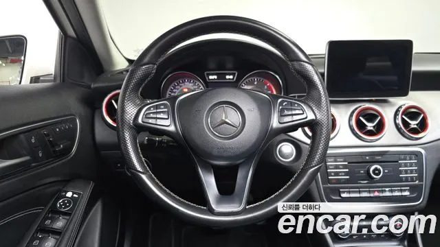 Mercedes-Benz A-Класс 2015 thumb 3
