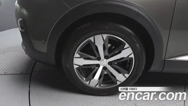 Peugeot 5008 2021 thumb 5