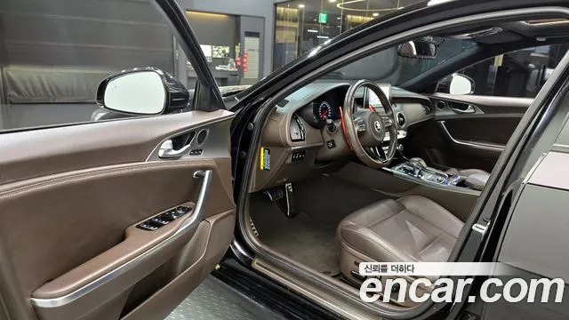 Kia Stinger 2019 thumb 10