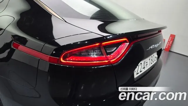 Kia Stinger 2019 thumb 12