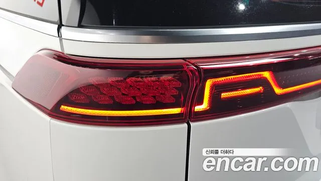 Kia Carnival 2021 thumb 4