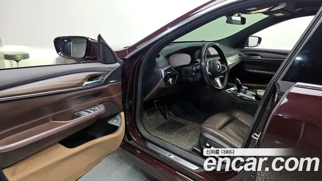 BMW 6 серии Gran Turismo 2020 thumb 10
