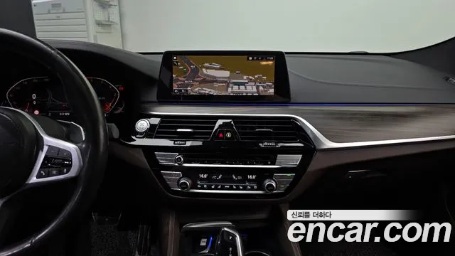 BMW 6 серии Gran Turismo 2020 thumb 12